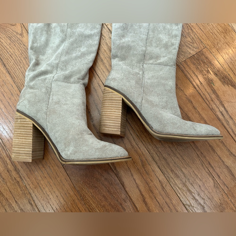 Oasis Society Brown/Beige Faux Suede 4” Tall Heeled Knee High Boots Size 7 Women - Picture 3 of 12